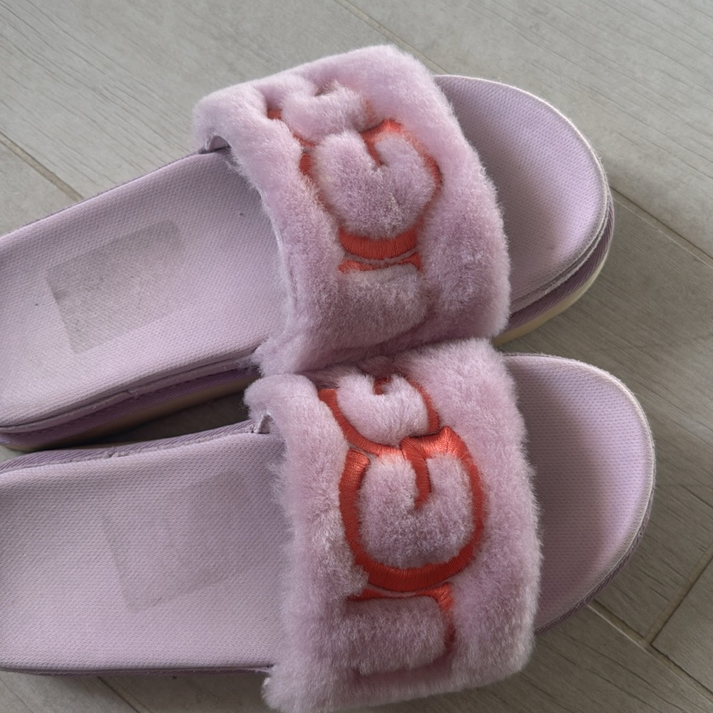 Ugg platform slippers - size 9 - Picture 3 of 5